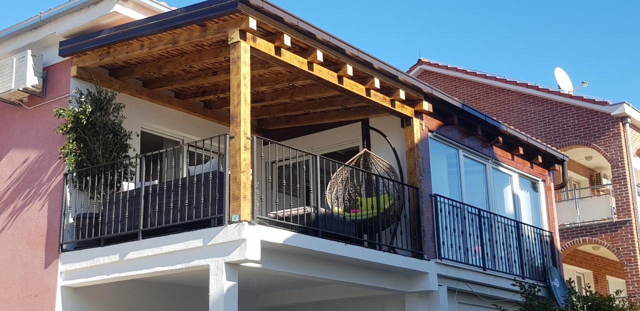 Luxurious Three Bedrooms Apartment With Two Terraces Kastela Exterior photo