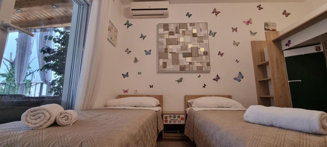 Luxurious Three Bedrooms Apartment With Two Terraces Kastela Exterior photo