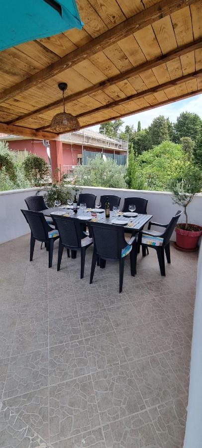 Luxurious Three Bedrooms Apartment With Two Terraces Kastela Exterior photo