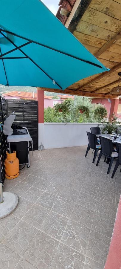 Luxurious Three Bedrooms Apartment With Two Terraces Kastela Exterior photo